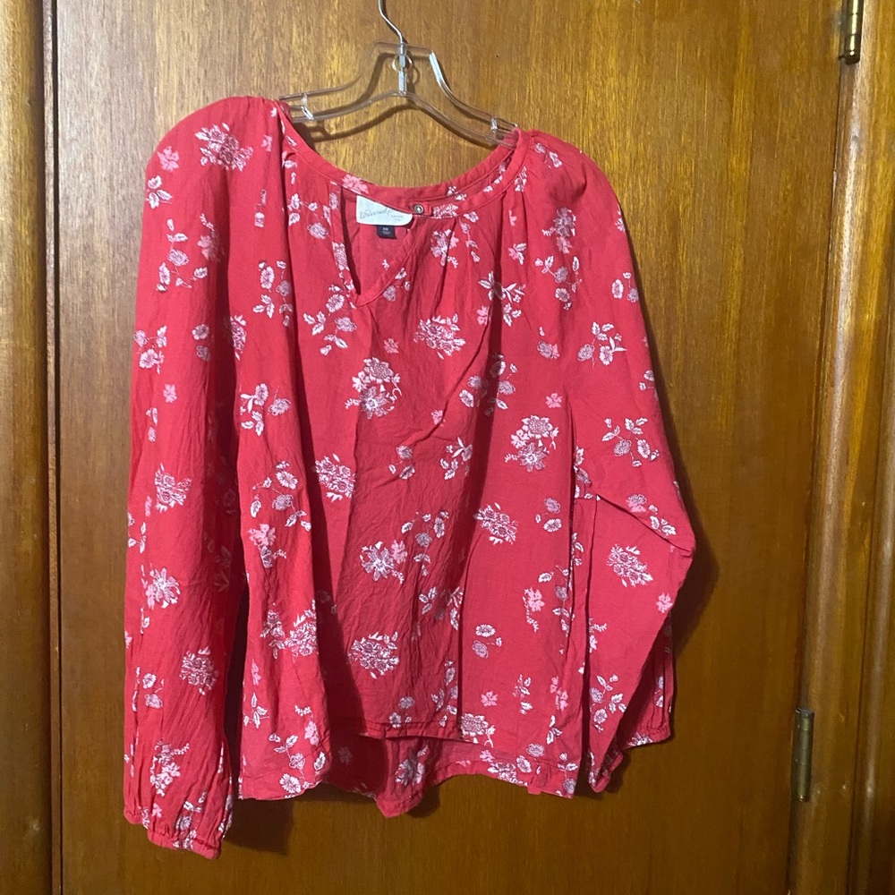 Universal Thread Scarlet Floral Top - Picture 2 of 5